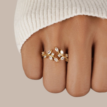 Crystal Vine Ring – 18K Gold