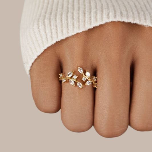 Crystal Vine Ring – 18K Gold
