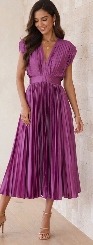 Philippa – Pleated Midi Dress