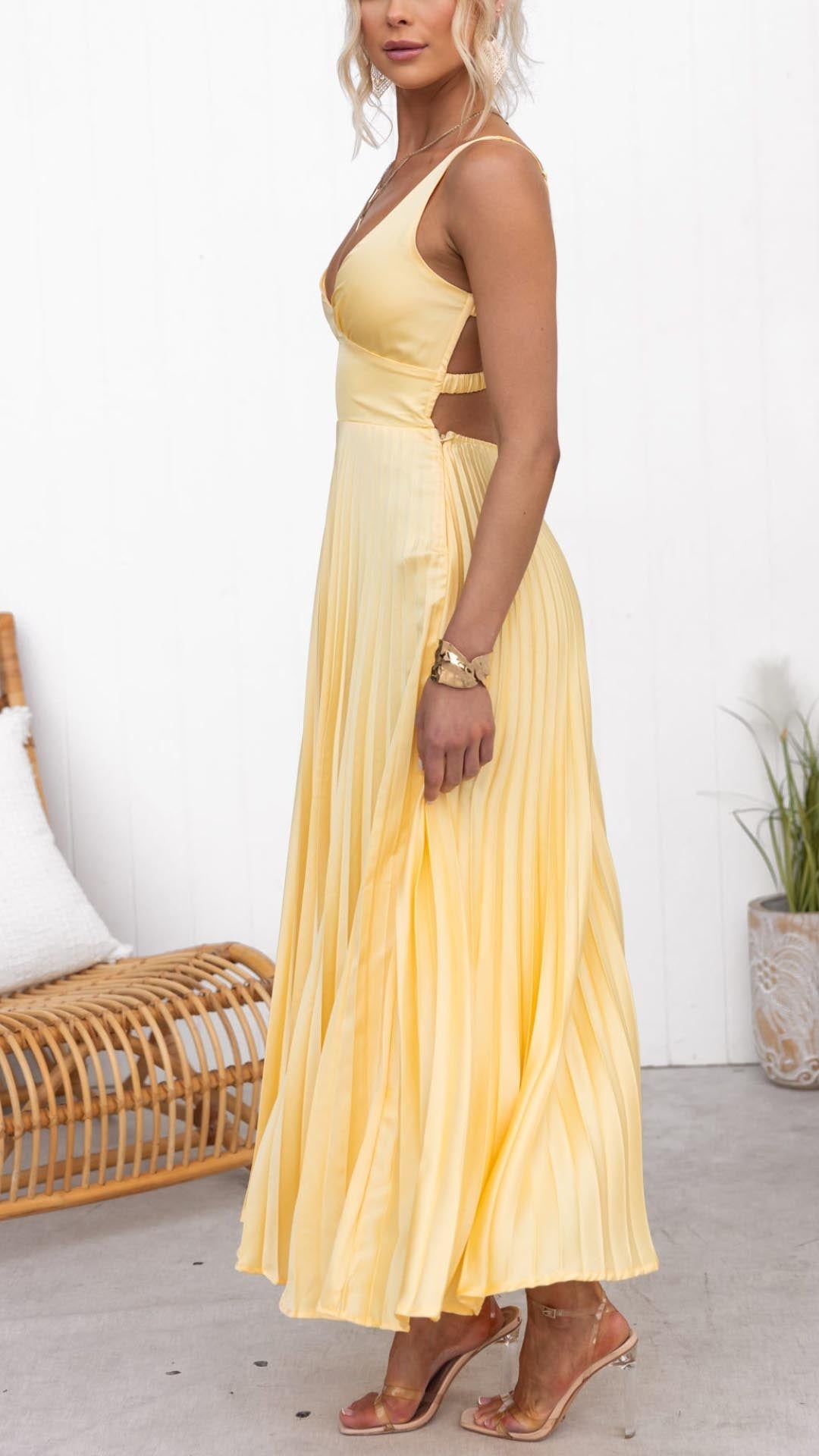 Malka – Pleated V-Neck Maxi Dress