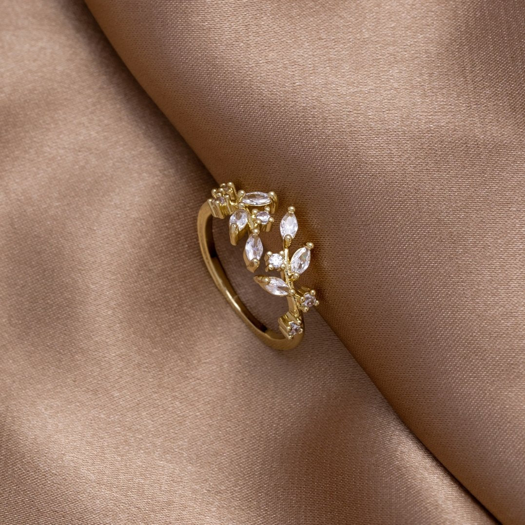 Crystal Vine Ring – 18K Gold