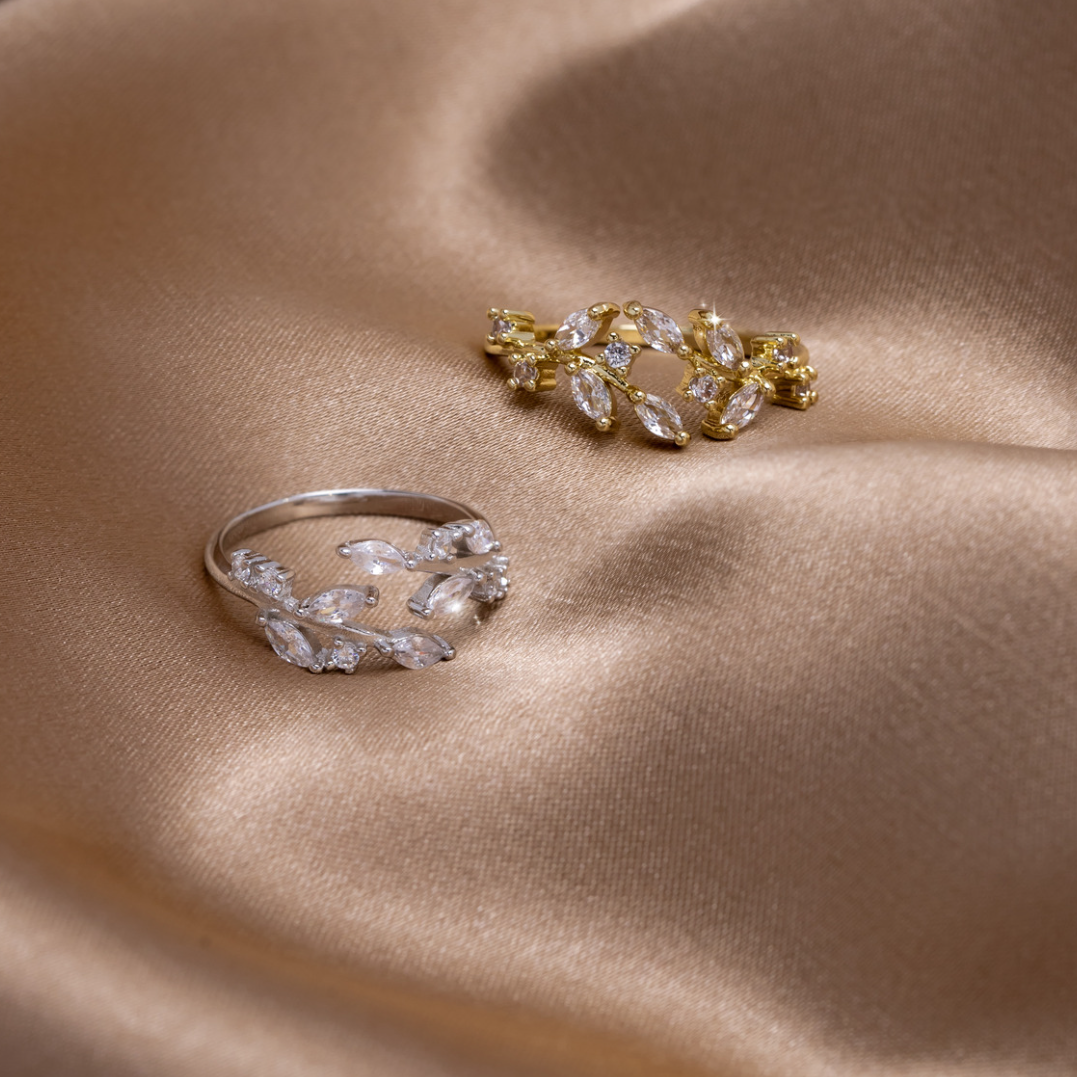 Crystal Vine Ring – 18K Gold